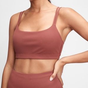 🆕 GapFit Ribbed Bra Low Impact